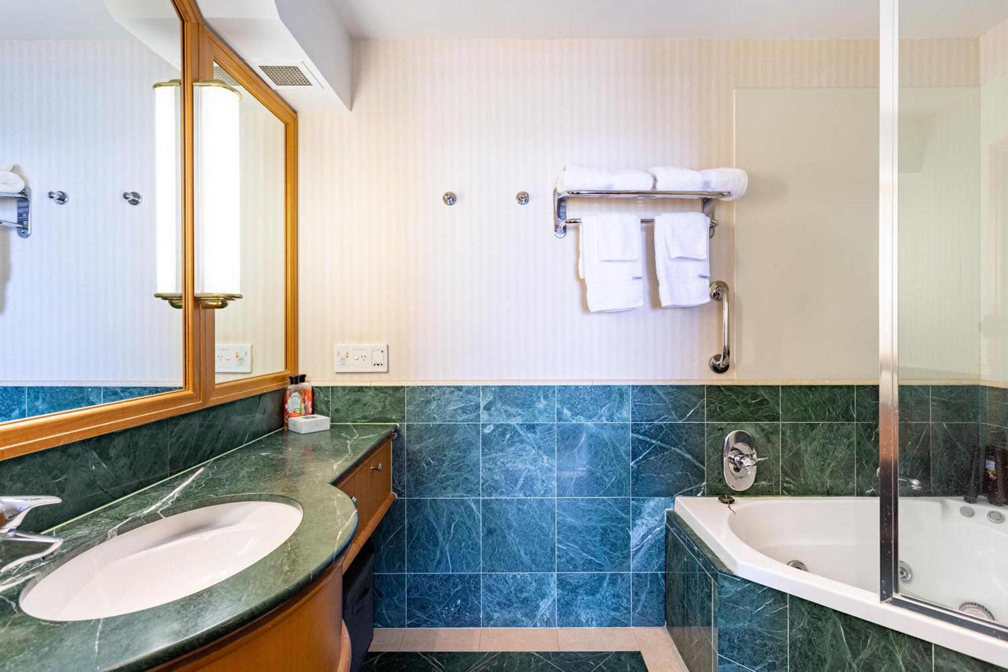 Luxury Privately Owned Ocean View Studio Apartments At O4Ks Gold Tower Gold Coast Dış mekan fotoğraf